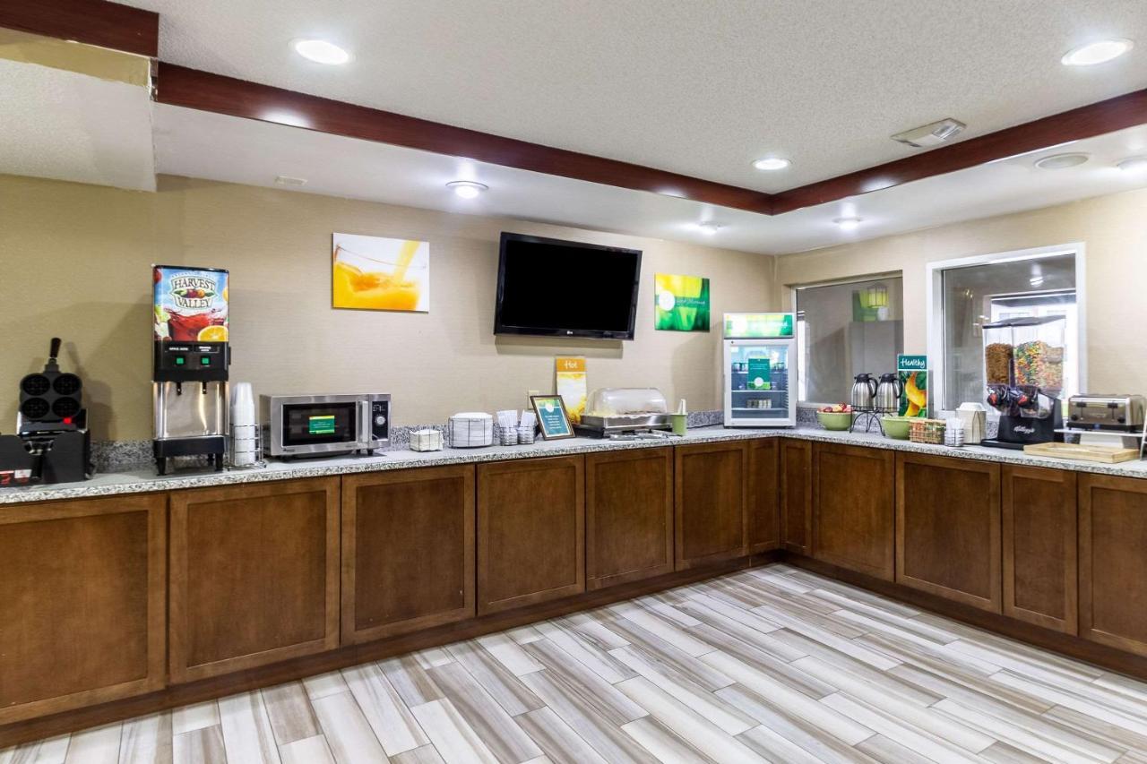 Quality Inn Milwaukee- Brookfield Extérieur photo