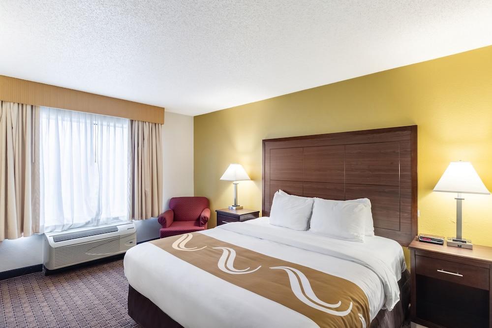 Quality Inn Milwaukee- Brookfield Extérieur photo