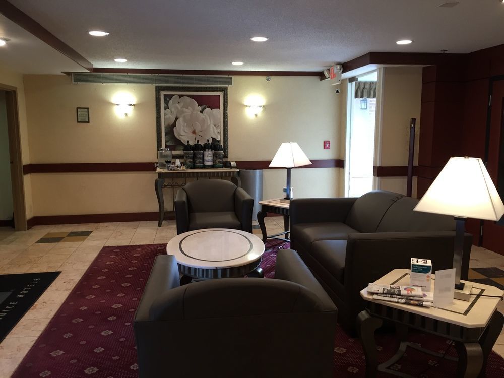 Quality Inn Milwaukee- Brookfield Extérieur photo
