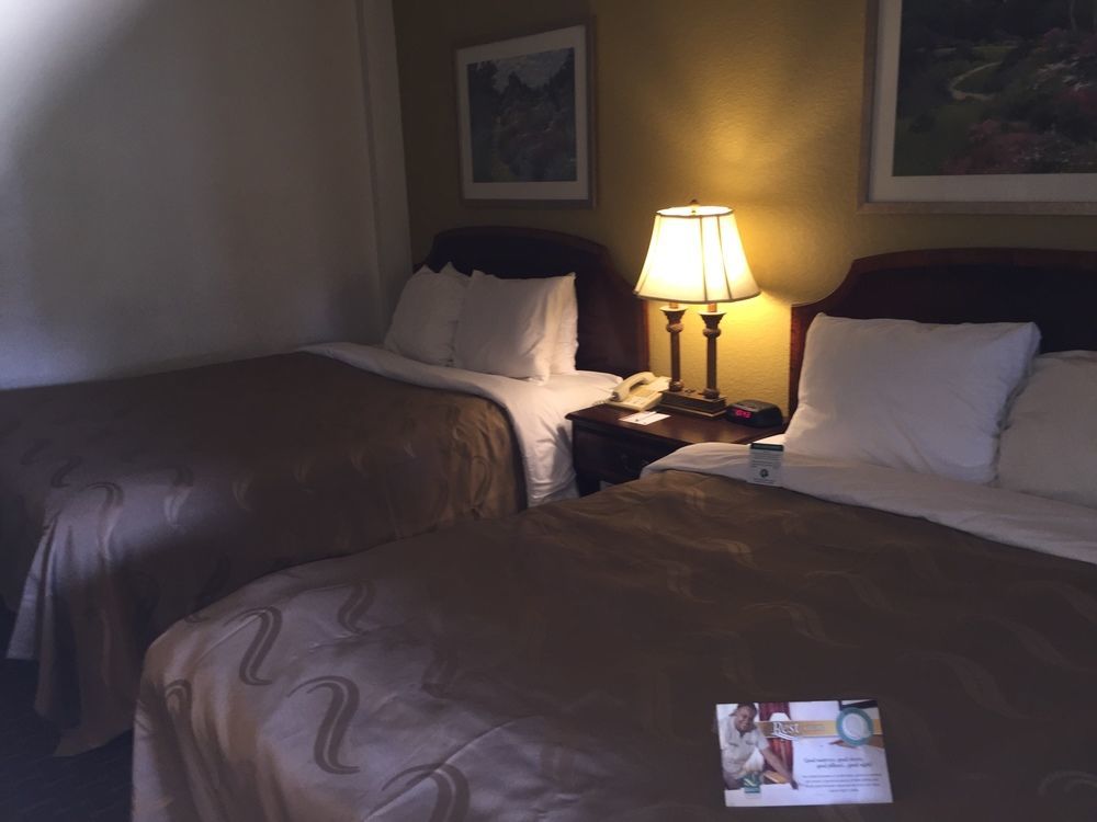 Quality Inn Milwaukee- Brookfield Extérieur photo