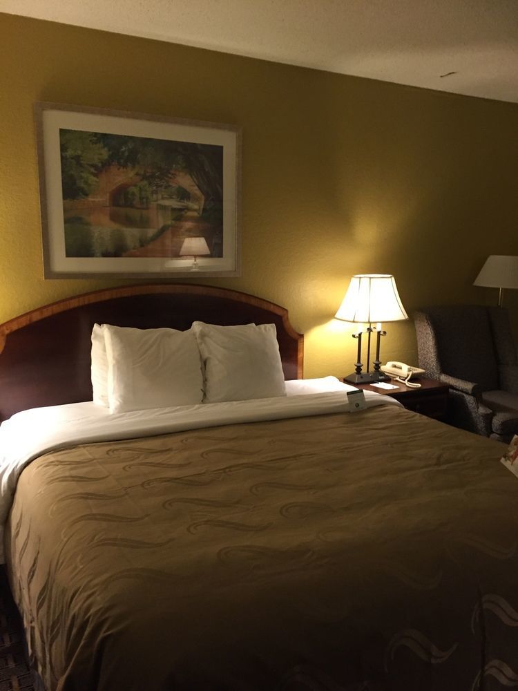 Quality Inn Milwaukee- Brookfield Extérieur photo