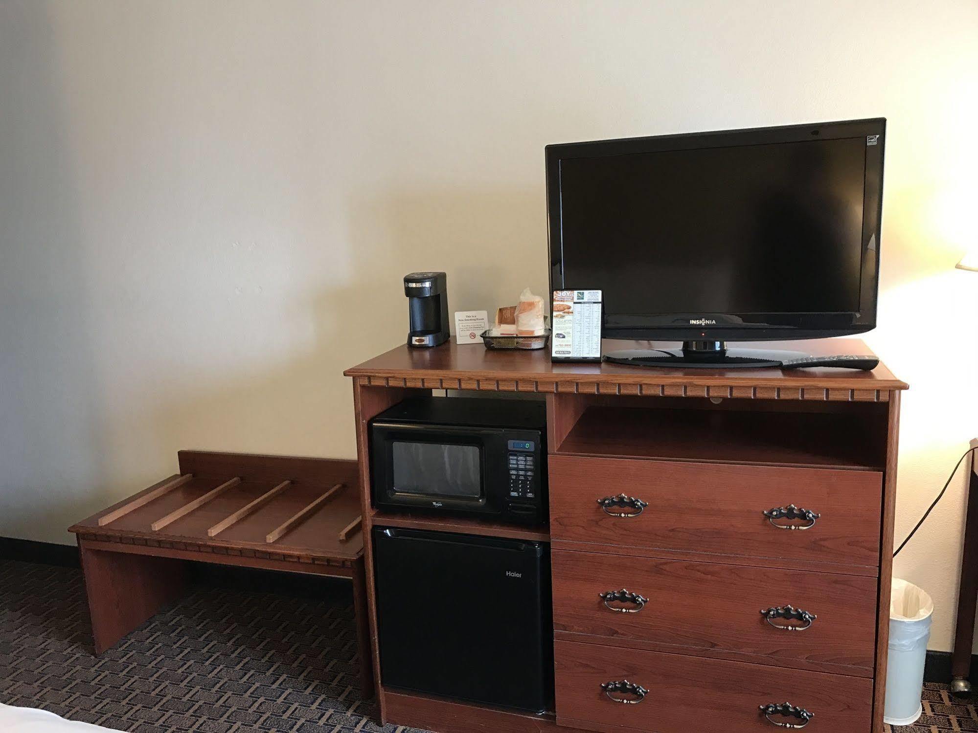 Quality Inn Milwaukee- Brookfield Extérieur photo