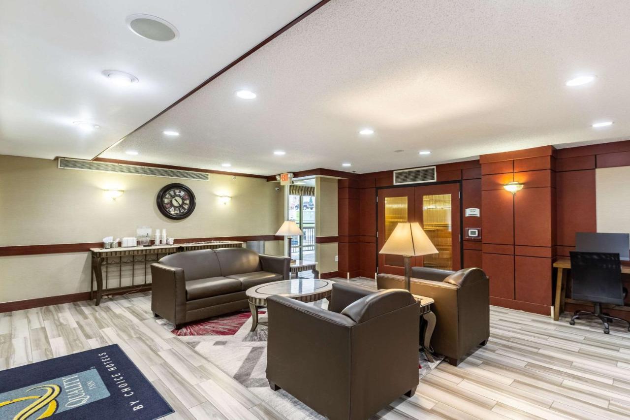 Quality Inn Milwaukee- Brookfield Extérieur photo
