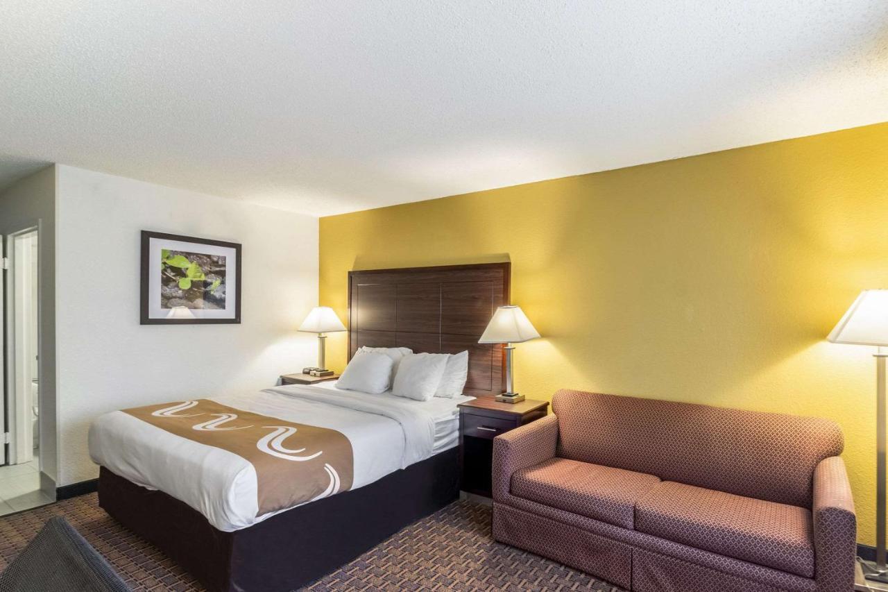 Quality Inn Milwaukee- Brookfield Extérieur photo