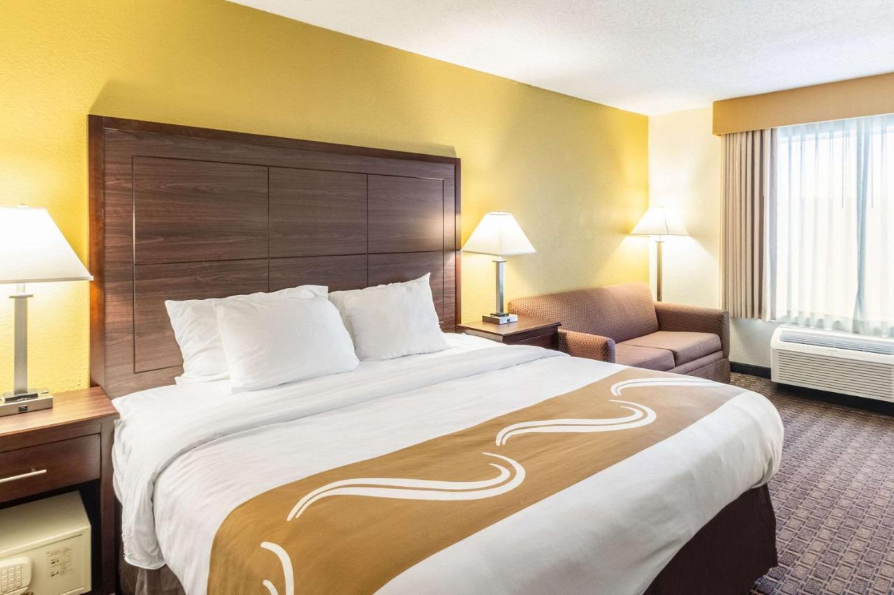 Quality Inn Milwaukee- Brookfield Extérieur photo