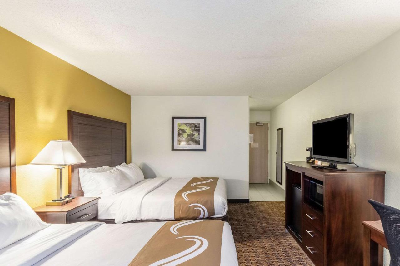 Quality Inn Milwaukee- Brookfield Extérieur photo